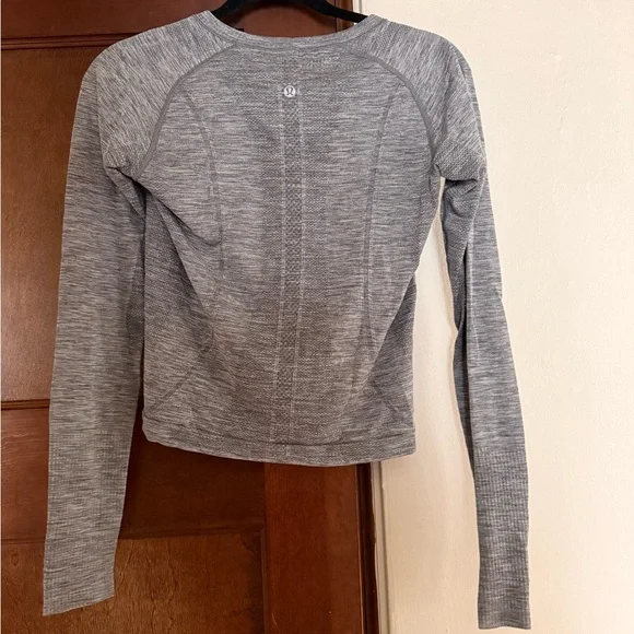 Lululemon Swiftly Tech 2.0 Long Sleeve Top - Picture 2 of 4